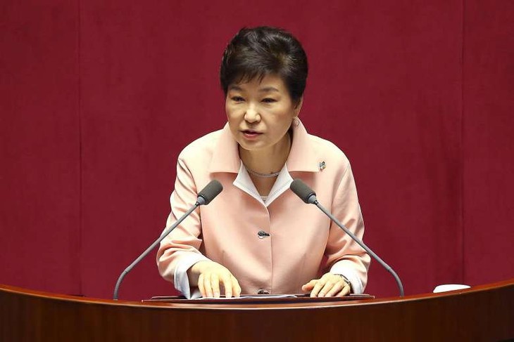 South Korean President calls for further pressure on North Korea  - ảnh 1